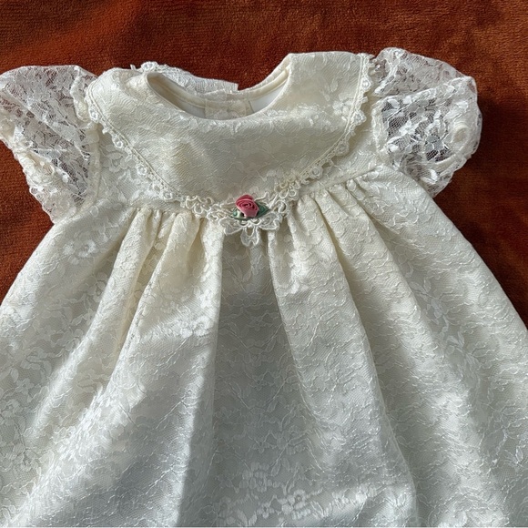 Bautizo Cream Lace Baby Dress - Picture 2 of 5